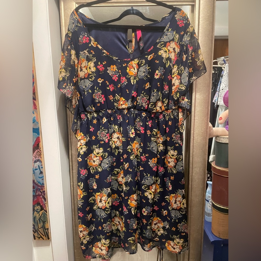 Cute floral dress NWOT size 3XL